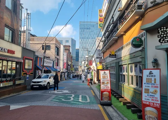 Haru 신규오픈 할인#고급숙소#호텔침대#지하철도보4분#hongdae 1정거장 #kpop방송국 인접 *